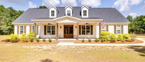 House (4 Bedrooms) | Front of property