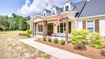House (4 Bedrooms) | Interior