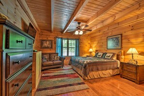 House (5 Bedrooms) | Interior