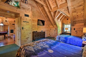 House (5 Bedrooms) | Interior - Trenton Cabin w/ Hot Tub - 14 Mi to Lookout Mtn! (Trenton)