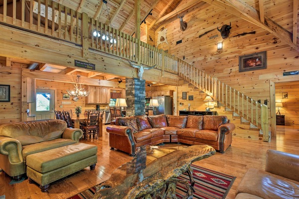 House (5 Bedrooms) | Interior