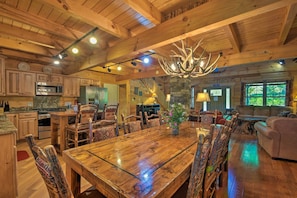 House (5 Bedrooms) | Interior
