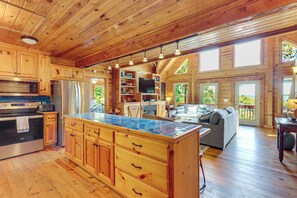 House (5 Bedrooms) | Interior - 'owl's Nest' Pet-friendly Cabin w/ Private Hot Tub (Ranger)