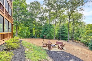 House (3 Bedrooms) | Interior - Serene Blue Ridge Cabin ~ 3 Mi to Downtown! (Blue Ridge)