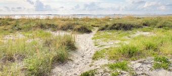 Elegant Tybee Island Townhome, Steps to Beach
