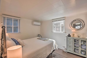 Cottage (1 Bedroom) | Interior - Cozy Athens Cottage: Walk to Sanford Stadium! (Athens)