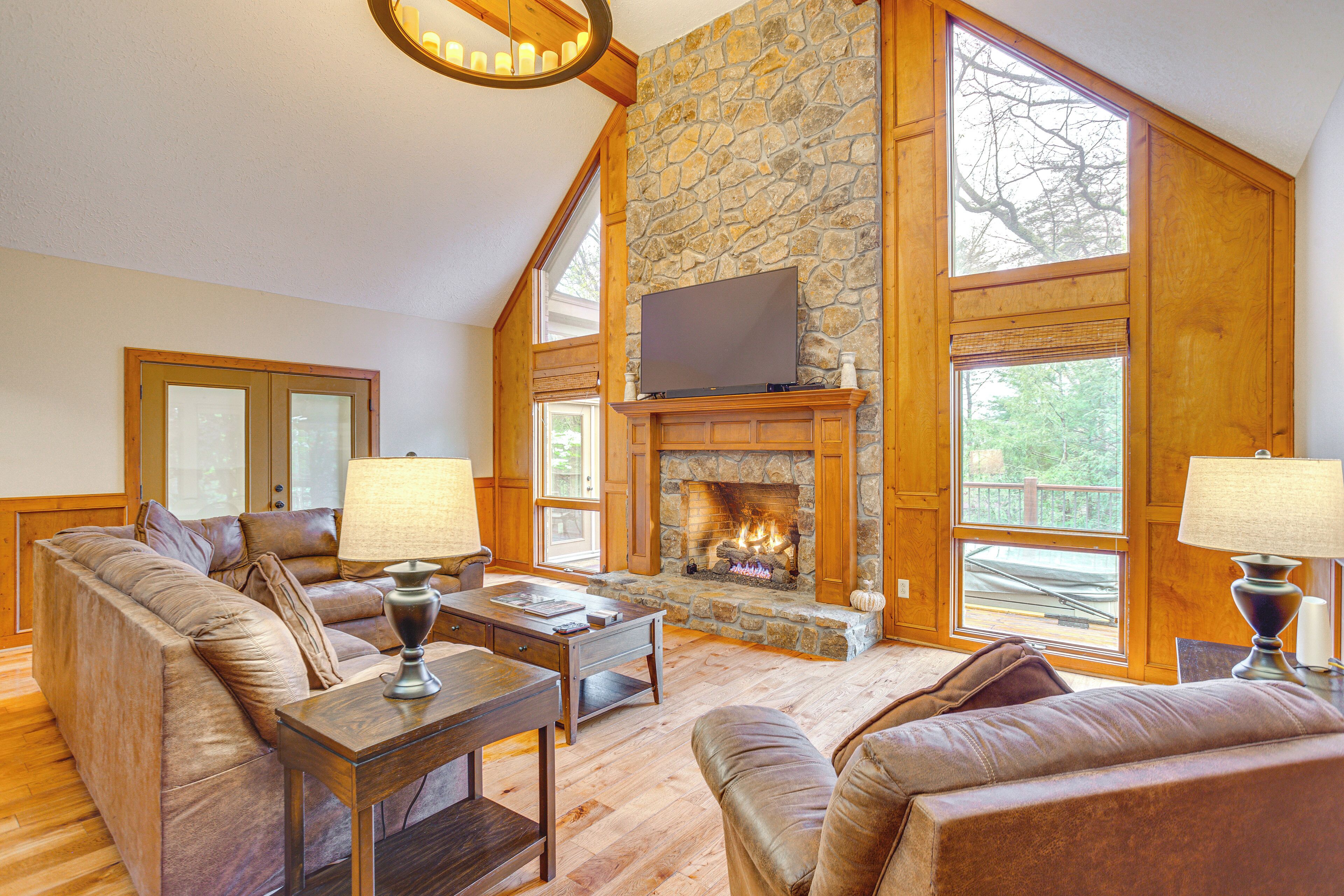 House (5 Bedrooms) | Interior