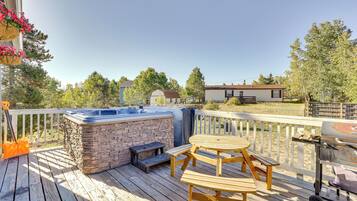 Rumah (5 Bedrooms) | Bagian depan properti