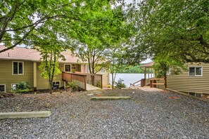 Apartment (2 Bedrooms) | Interior - Townhome w/ Fire Pit & Boat Dock: Pets Welcome! (Hiawassee)