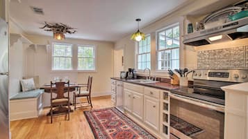 Cottage (2 Bedrooms) | Interior