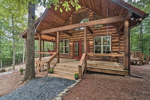 Peaceful Cabin on 3 Private Acres: Deck & Fire Pit