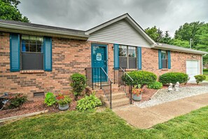 House (3 Bedrooms) | Interior - Charming Nashville Home Near Restaurants & Bars! (Nashville)