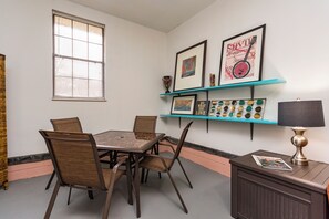 Interior - Charming Nashville Home Near Restaurants & Bars! (Nashville)