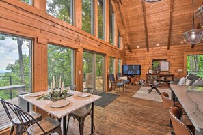 House (3 Bedrooms) | Interior - Luxe Jasper Cabin w/ Deck + Blue Ridge Mtn Views! (Jasper)