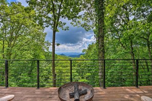 House (3 Bedrooms) | Interior - Luxe Jasper Cabin w/ Deck + Blue Ridge Mtn Views! (Jasper)