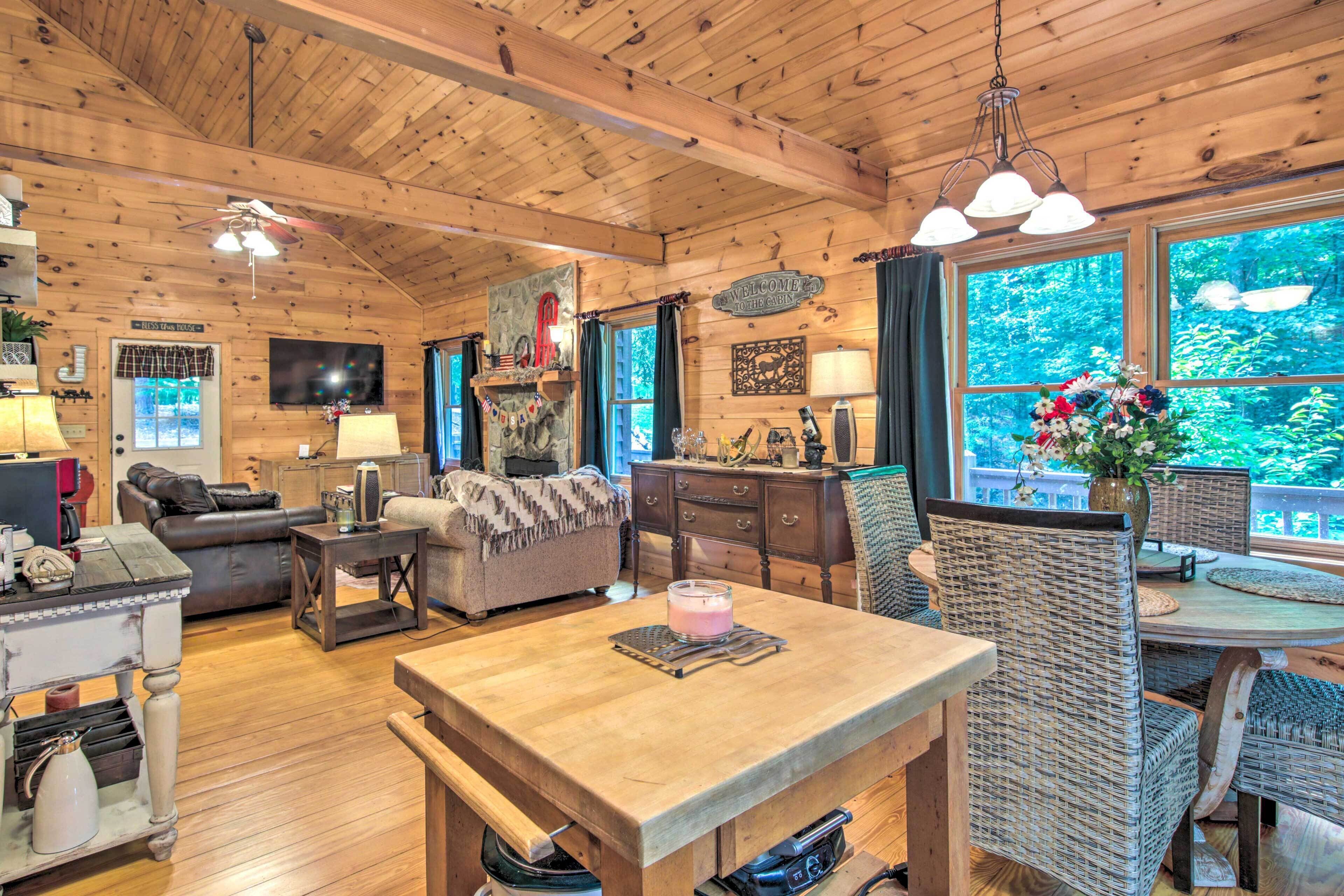 House (4 Bedrooms) | Interior