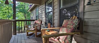 Waterfront Midway Home w/ Sunroom & Large Yard