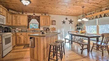 House (2 Bedrooms) | Bahagian dalam