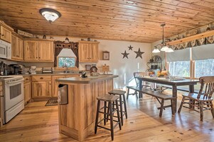 House (2 Bedrooms) | Interior