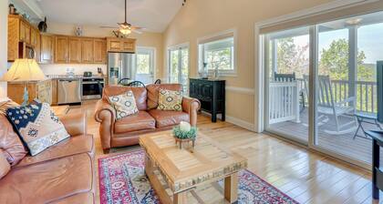Lake-view Condo With Covered Deck in Hiawassee!