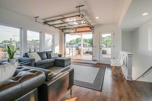 House (4 Bedrooms) | Interior - Nashville Home w/ Rooftop Deck < 2 Mi to Dtwn (Nashville)