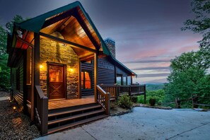 Exterior - Luxe Blue Ridge Cabin Chasing Dreams w/ Hot Tub (Blue Ridge)