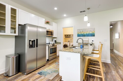 Chic Thomasville Home: Walk to Downtown!