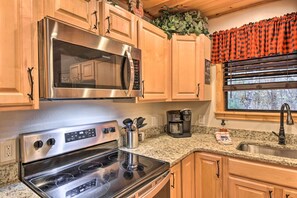 Interior - Spacious Cabin w/ Furnished Deck + Hot Tub! (Blairsville)