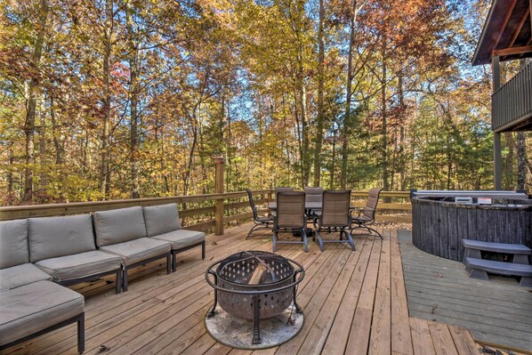 Interior - Spacious Cabin w/ Furnished Deck + Hot Tub! (Blairsville)
