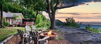 Cloudland Retreat w/ Mountain & Valley Views!