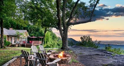 Cloudland Retreat w/ Mountain & Valley Views!