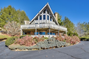 Interior - Picturesque Sky Haus Sanctuary w/ Mountain Views (Dillard)