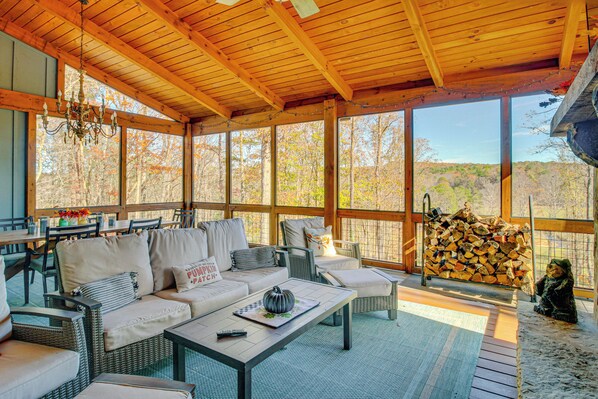 House (3 Bedrooms) | Interior - 'cork & Creek Cottage' w/ Mtn & Pasture Views! (Ellijay)