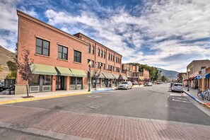 Interior - 0660: Dtwn Salida Condo w/ Balcony (Salida)
