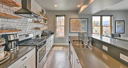 0660: Dtwn Salida Condo w/ Balcony