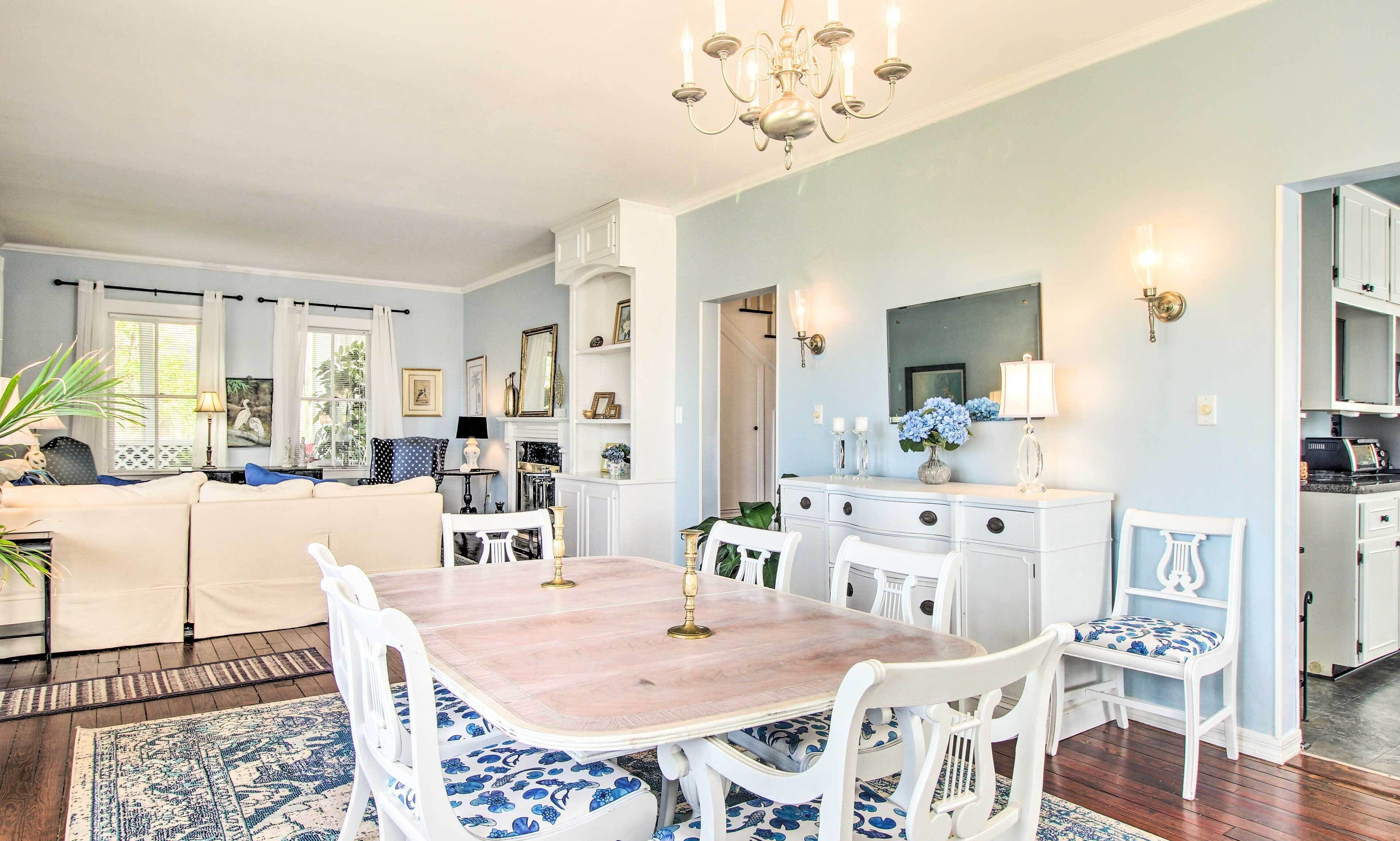 House (5 Bedrooms) | Interior