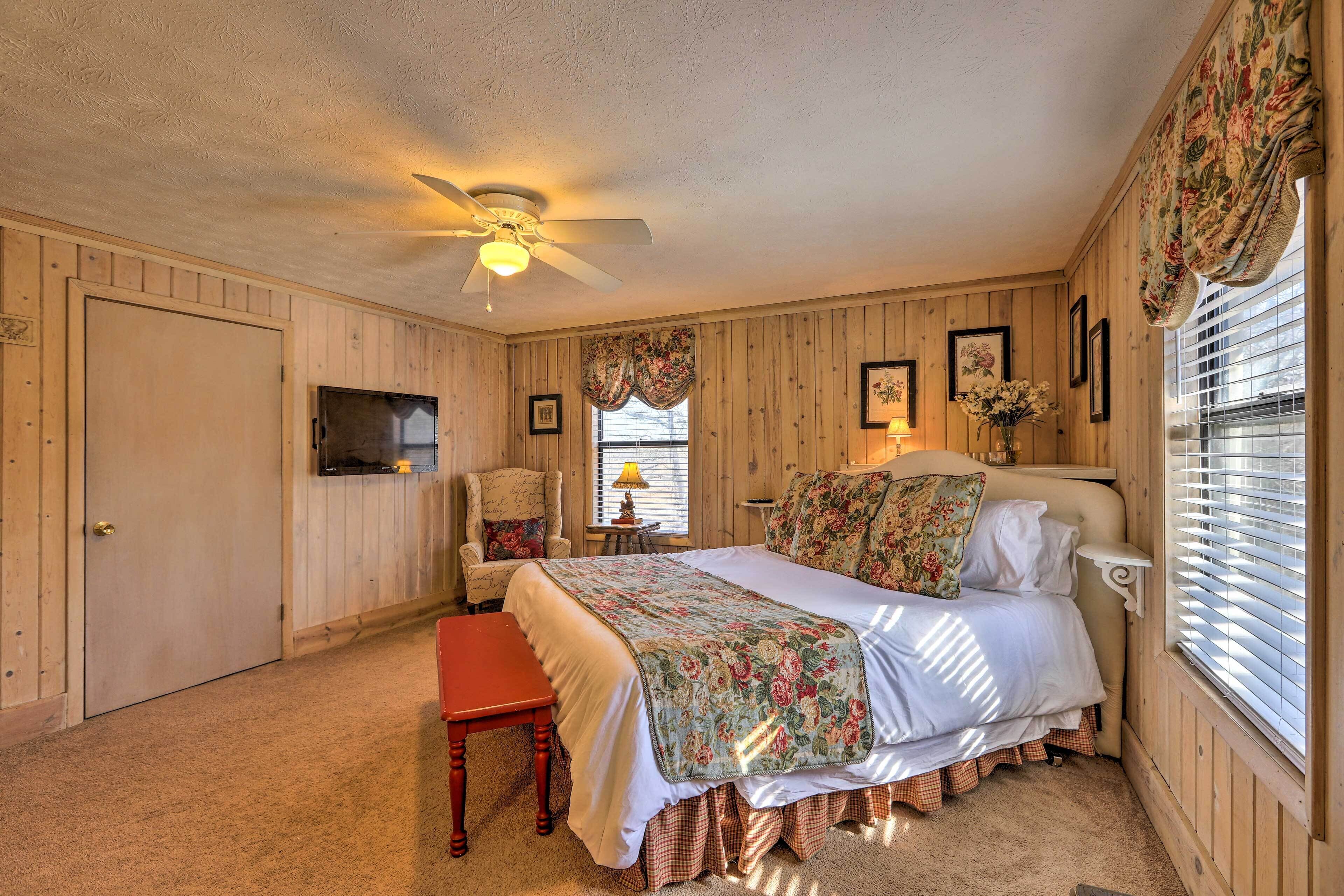 House (5 Bedrooms) | Interior