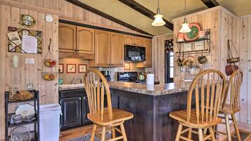 House (5 Bedrooms) | Interior