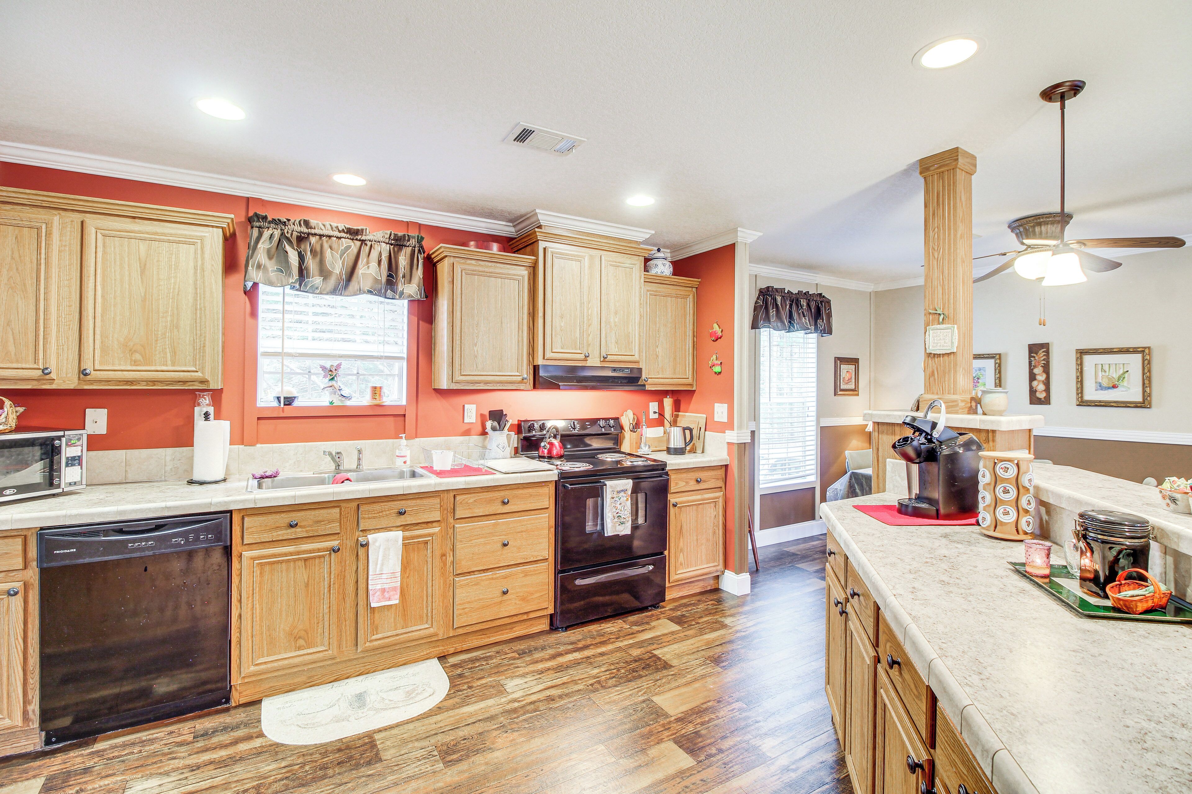 House (3 Bedrooms) | Interior