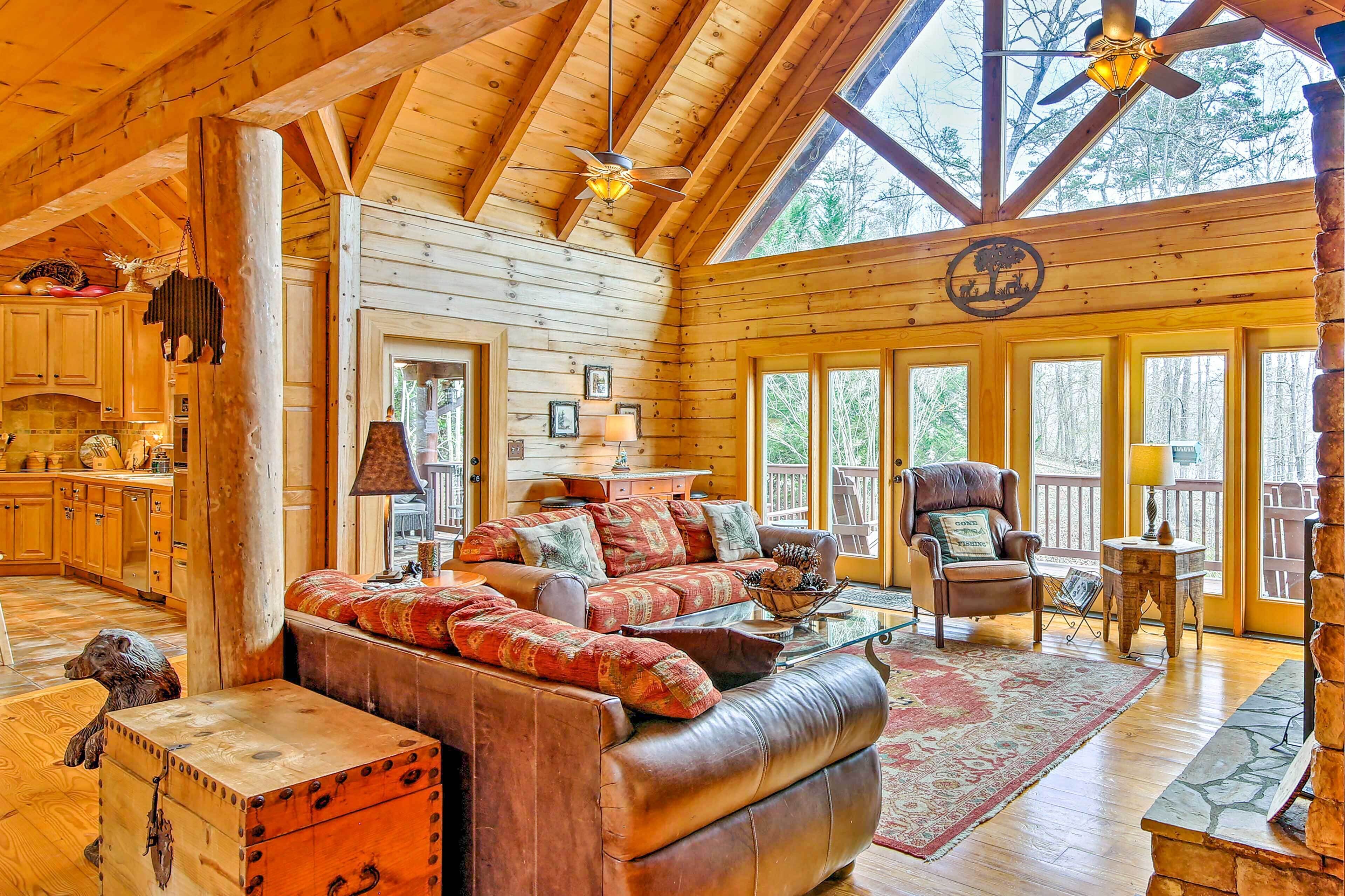 House (4 Bedrooms) | Interior