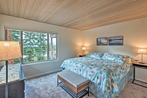 Interior - 2 Mi to Heavenly Mountain: Tahoe Retreat w/ Views (Zephyr Cove)