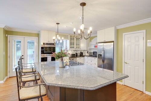 Spacious Stockbridge Manor: Pool Table, 2 Kitchens