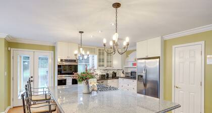 Spacious Stockbridge Manor: Pool Table, 2 Kitchens