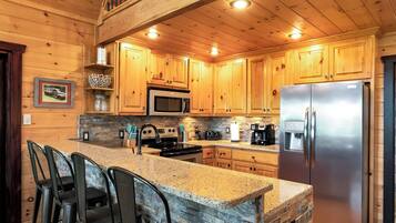 House (3 Bedrooms) | Interior