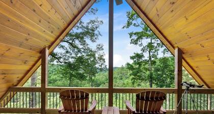Creekside Cabin w/ Hot Tub, Mtn Views & More!