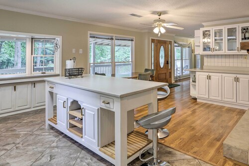 Mcdonough Getaway w/ Private Lake on 24 Acres