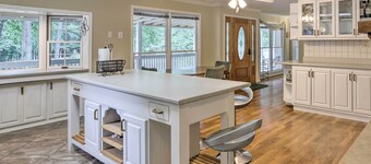 Mcdonough Getaway w/ Private Lake on 24 Acres