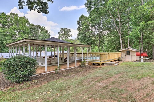 Mcdonough Getaway w/ Private Lake on 24 Acres