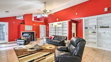 House (3 Bedrooms) | Interior