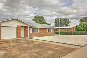 House (2 Bedrooms) | Interior - Catalina Mtn Views, BBQ Ready: Cozy Tucson House (Tucson)